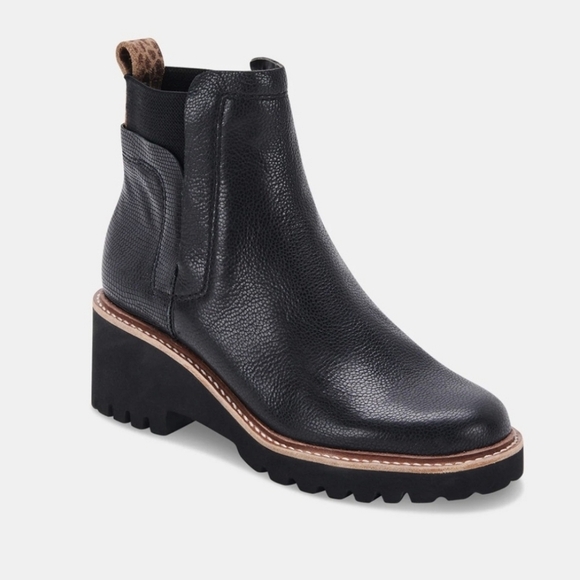 Dolce Vita Shoes - Women’s DOLCE VITA Huey H2O black chunky boots- Size 6.5